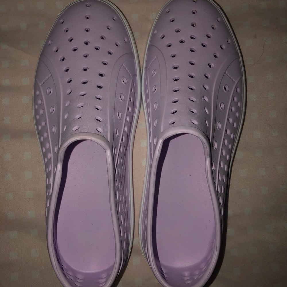 Women’s water shoes